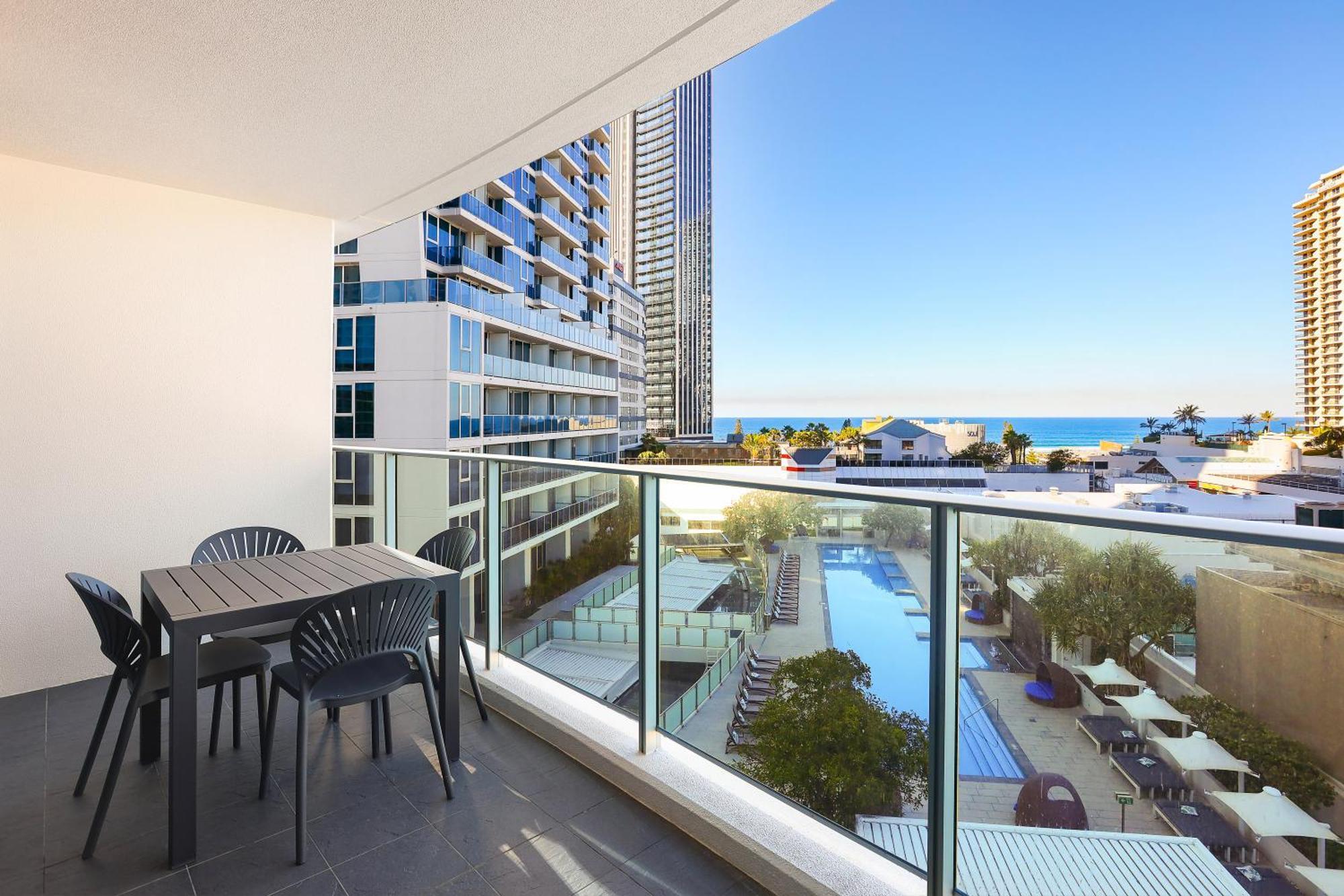 Perfect H Tower Getaway Sufers Paradise Apartment Gold Coast Exterior photo